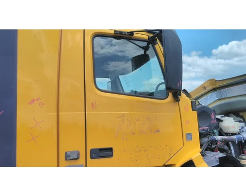 VOLVO VNL 1999-2025 DOOR ASSEMBLY, FRONT