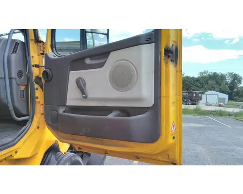 VOLVO VNL 1999-2025 DOOR ASSEMBLY, FRONT