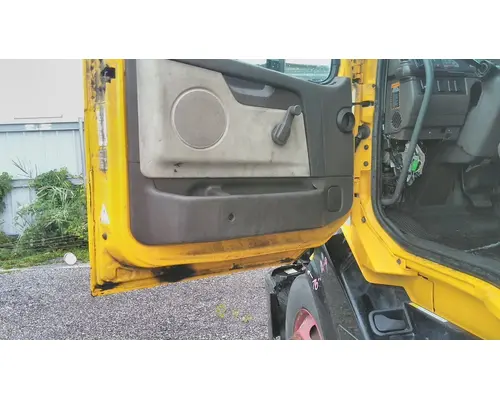 VOLVO VNL 1999-2025 DOOR ASSEMBLY, FRONT