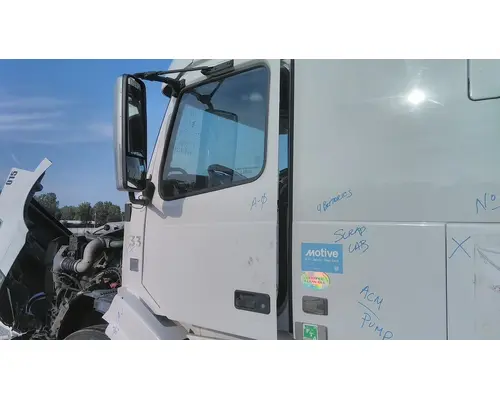 VOLVO VNL 1999-2025 DOOR ASSEMBLY, FRONT