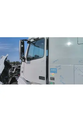 VOLVO VNL 1999-2025 DOOR ASSEMBLY, FRONT