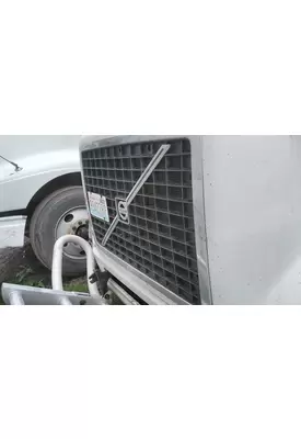VOLVO VNL 2003-2018 GRILLE