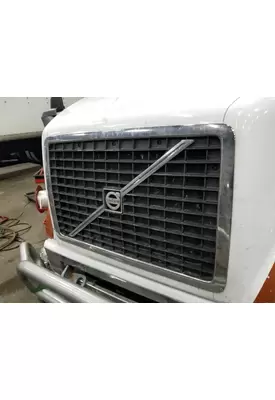 VOLVO VNL 2003-2018 GRILLE