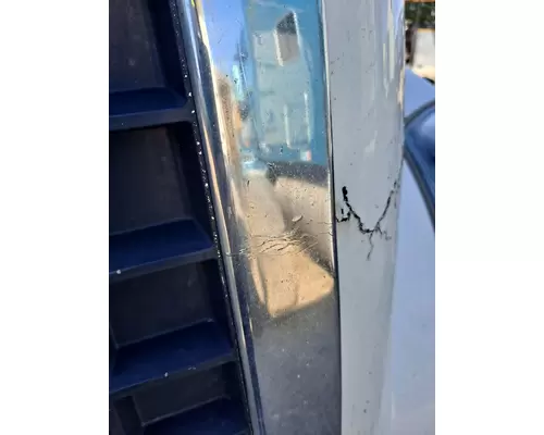 VOLVO VNL 2003-2018 GRILLE