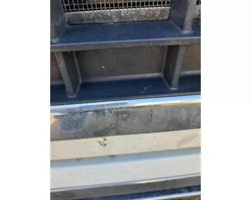 VOLVO VNL 2003-2018 GRILLE