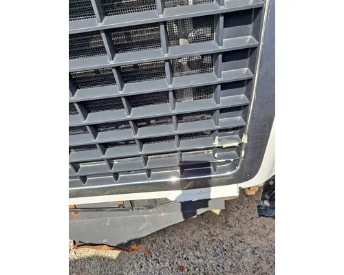 VOLVO VNL 2003-2018 GRILLE
