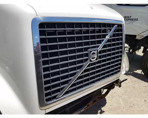 VOLVO VNL 2003-2018 GRILLE