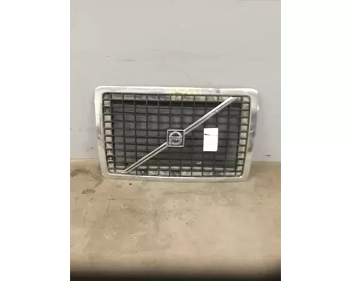 VOLVO VNL 2003-2018 GRILLE