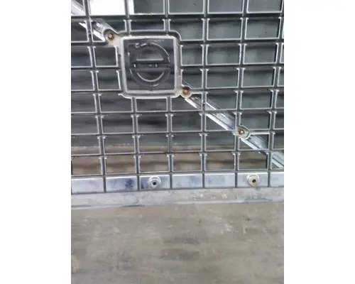 VOLVO VNL 2003-2018 GRILLE