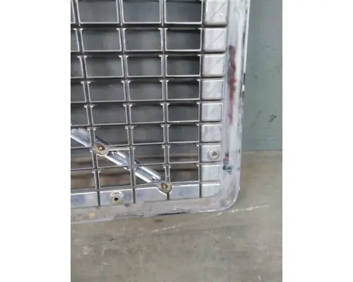 VOLVO VNL 2003-2018 GRILLE