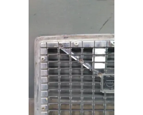 VOLVO VNL 2003-2018 GRILLE