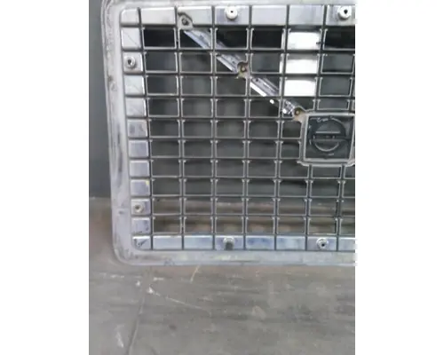 VOLVO VNL 2003-2018 GRILLE