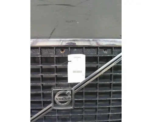 VOLVO VNL 2003-2018 GRILLE