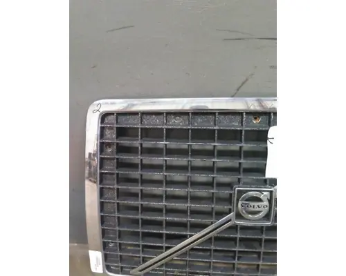 VOLVO VNL 2003-2018 GRILLE