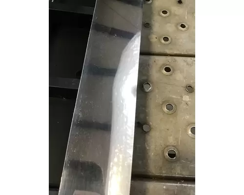 VOLVO VNL 2003-2018 GRILLE