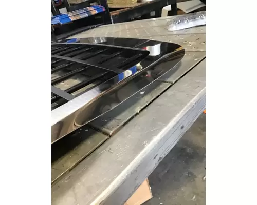 VOLVO VNL 2003-2018 GRILLE