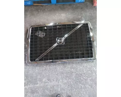 VOLVO VNL 2003-2018 GRILLE