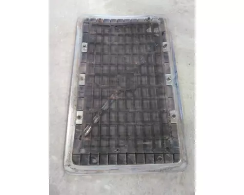 VOLVO VNL 2003-2018 GRILLE