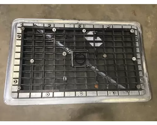 VOLVO VNL 2003-2018 GRILLE