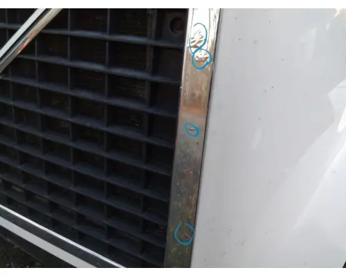 VOLVO VNL 2003-2018 GRILLE