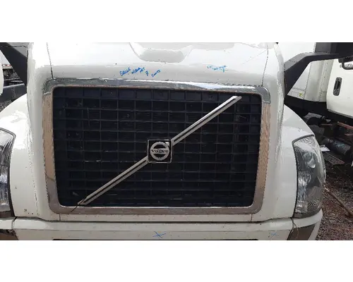 VOLVO VNL 2003-2018 GRILLE