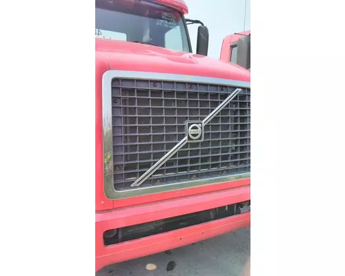 VOLVO VNL 2003-2018 GRILLE