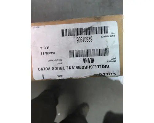 VOLVO VNL 2003-2018 GRILLE