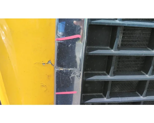 VOLVO VNL 2003-2018 GRILLE