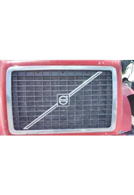 VOLVO VNL 2003-2018 GRILLE