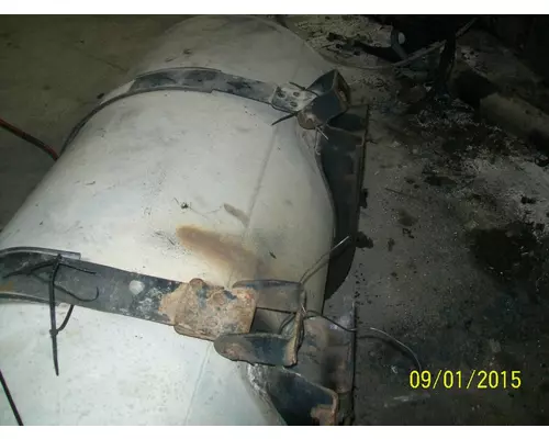 VOLVO VNL 2003-OLDER FUEL TANK