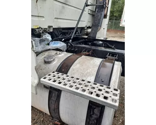 VOLVO VNL 2003-OLDER FUEL TANK