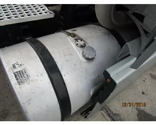 VOLVO VNL 2003-OLDER FUEL TANK