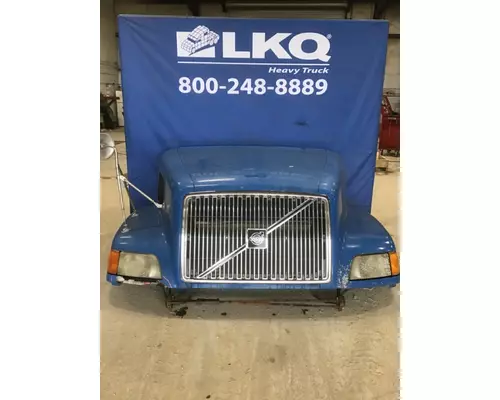 VOLVO VNL 2003-OLDER HOOD