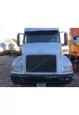 VOLVO VNL 2003-OLDER HOOD