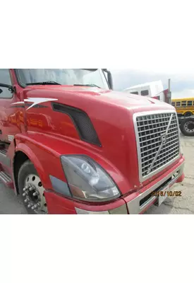 VOLVO VNL 2003-OLDER HOOD