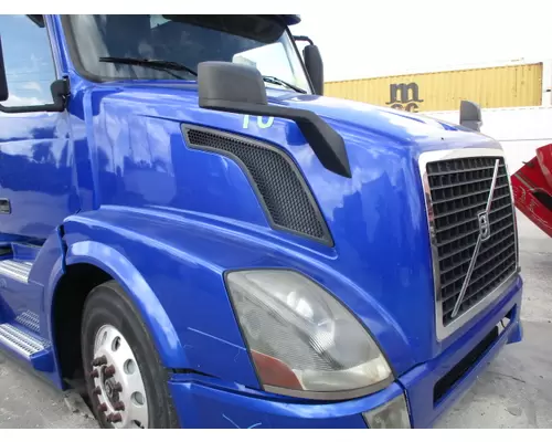 VOLVO VNL 2004-2018 HOOD