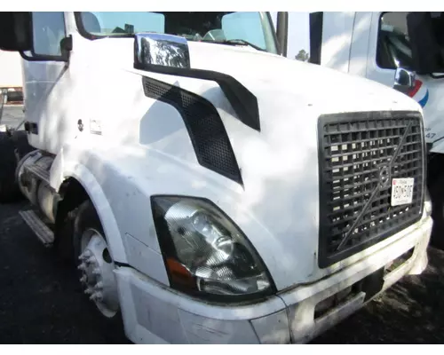 VOLVO VNL 2004-2018 HOOD