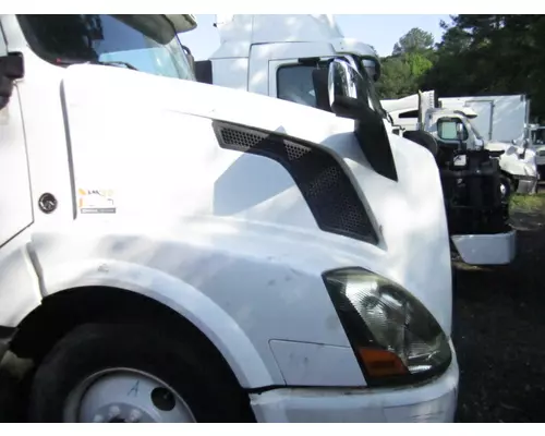 VOLVO VNL 2004-2018 HOOD