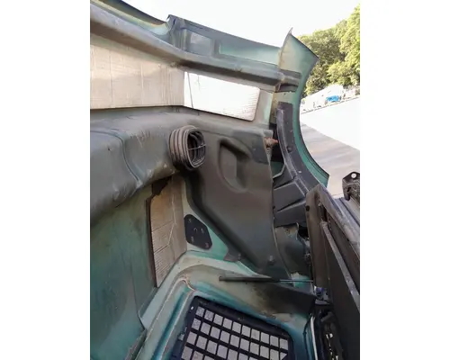 VOLVO VNL 2004-2018 HOOD