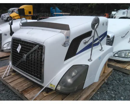 VOLVO VNL 2004-2018 HOOD