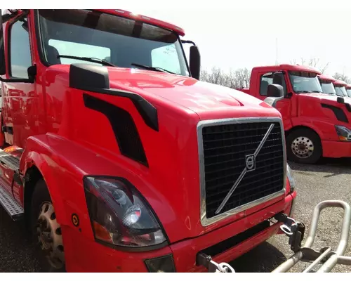 VOLVO VNL 2004-2018 HOOD