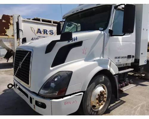 VOLVO VNL 2004-2018 HOOD