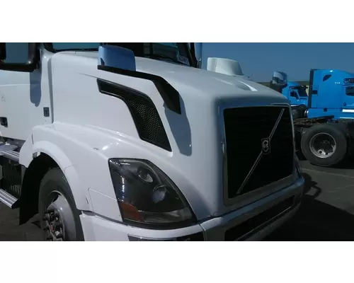 VOLVO VNL 2004-2018 HOOD