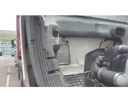 VOLVO VNL 2004-2018 HOOD