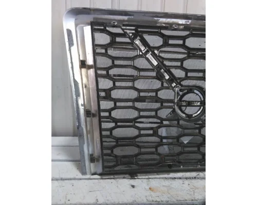 VOLVO VNL 2018-2024 GRILLE