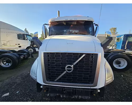 VOLVO VNL 2018-NEWER HOOD