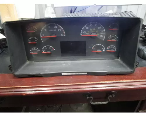 VOLVO VNL_20896400-P02 Instrument Cluster