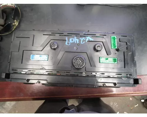 VOLVO VNL_21014196-P01 Instrument Cluster