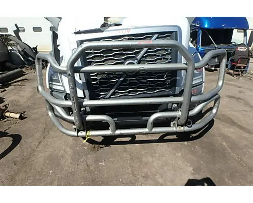 VOLVO VNL 610 Bumper Assembly, Front