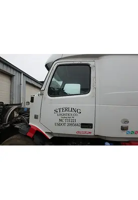 VOLVO VNL 610 Door Assembly, Front